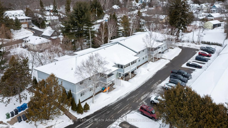 104 - 1 Georgian Bay Ave, Parry Sound, P2A 3B1 | Image 2