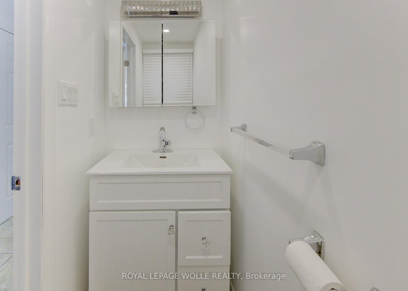 51 Camrose Crt, Kitchener, N2M 5J4 | Image 3