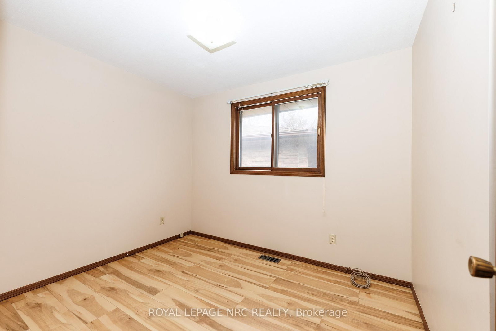 Detached House for sale at 105 Hillview Road, St. Catharines, Ontario, L2S 1S8 - Western Hill - MLS: X12921324