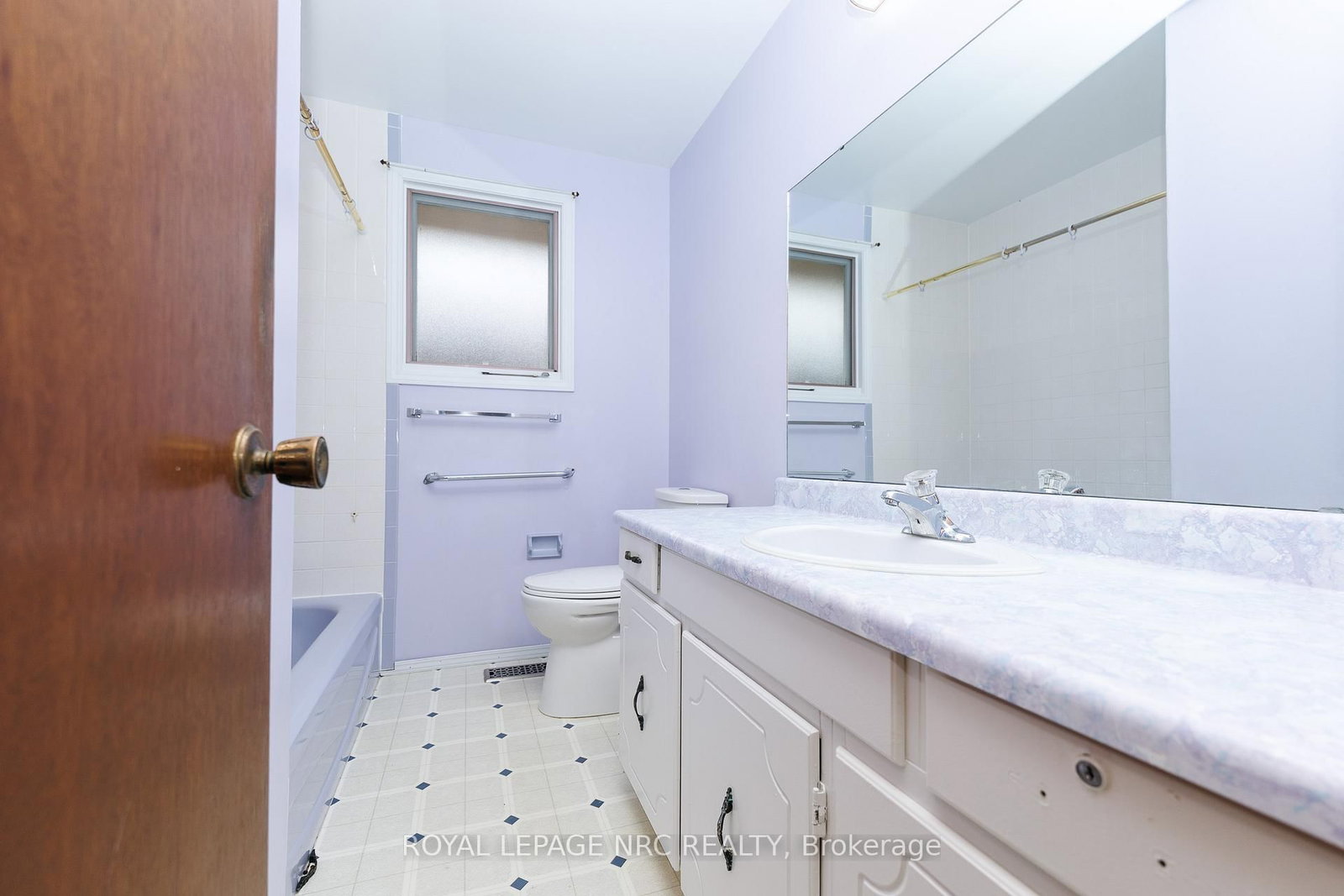 Detached House for sale at 105 Hillview Road, St. Catharines, Ontario, L2S 1S8 - Western Hill - MLS: X12921324