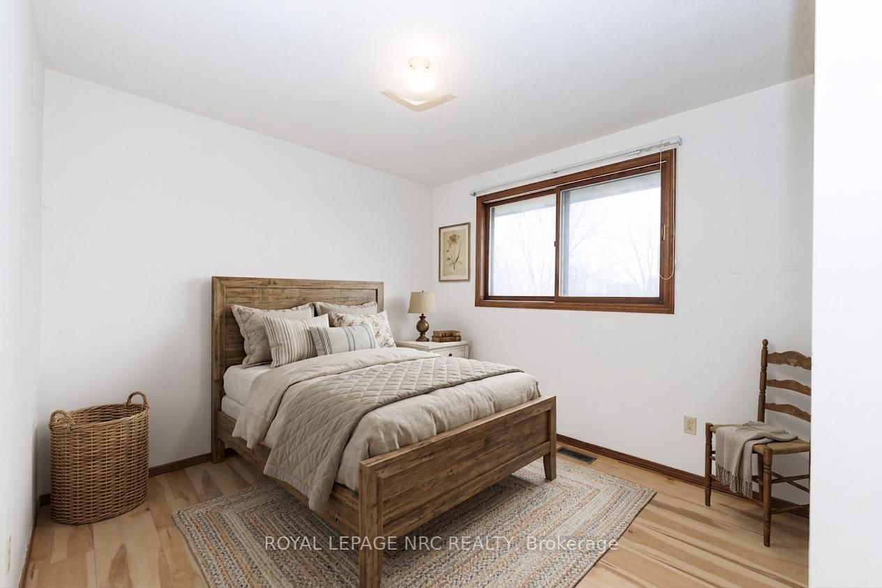 Detached House for sale at 105 Hillview Road, St. Catharines, Ontario, L2S 1S8 - Western Hill - MLS: X12921324