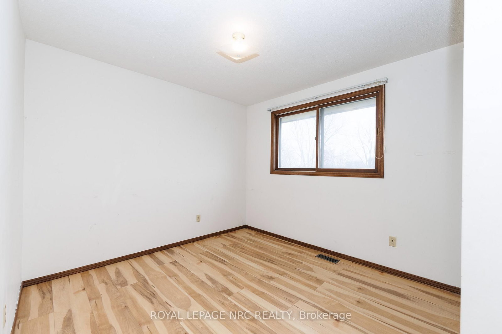 Detached House for sale at 105 Hillview Road, St. Catharines, Ontario, L2S 1S8 - Western Hill - MLS: X12921324