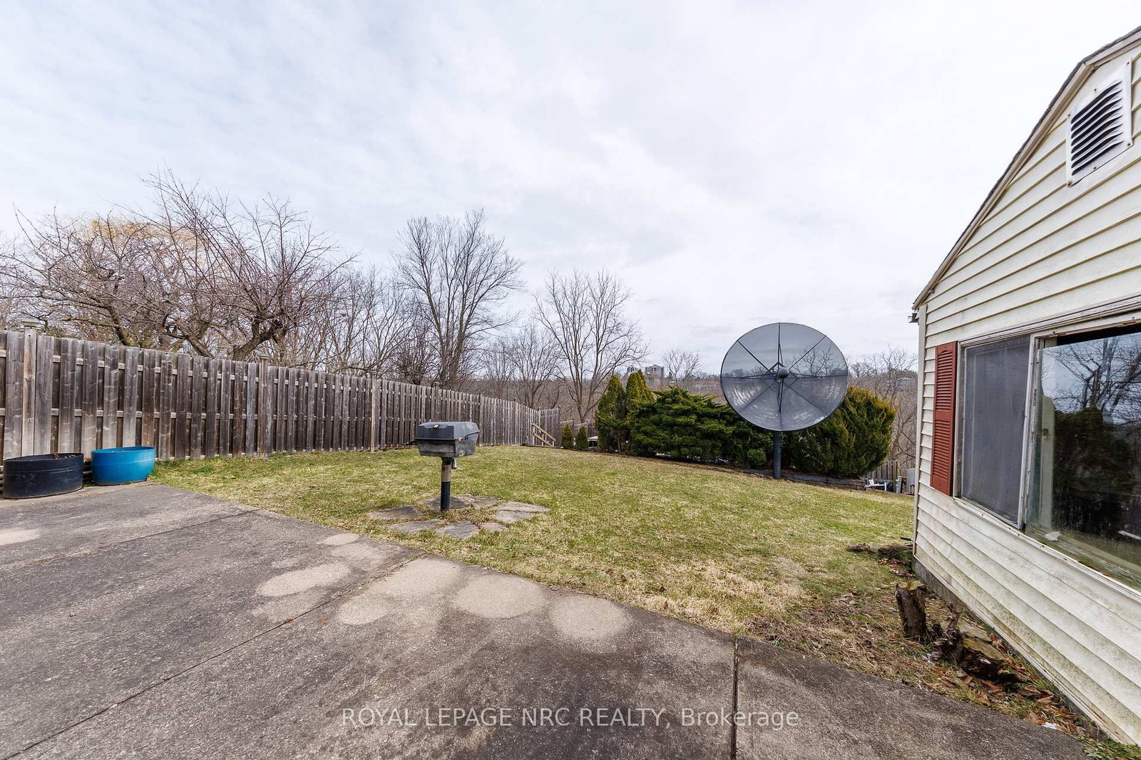 Detached House for sale at 105 Hillview Road, St. Catharines, Ontario, L2S 1S8 - Western Hill - MLS: X12921324
