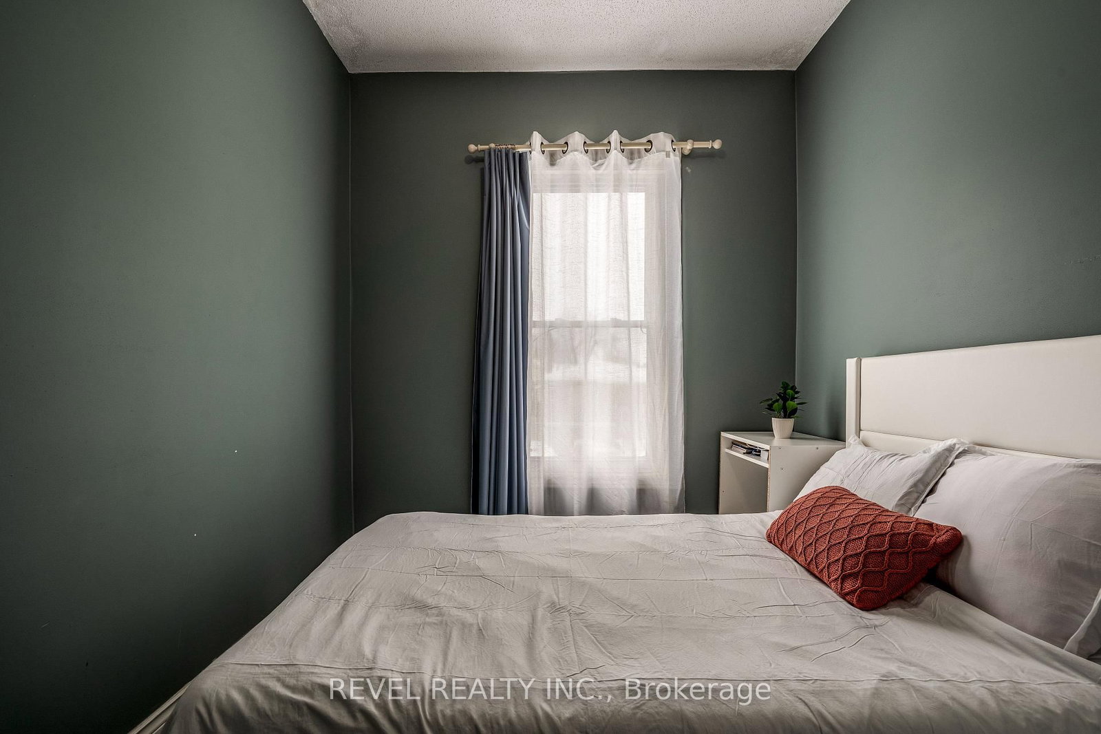 Detached House for sale at 51 Tisdale Street, Hamilton, Ontario, L8L 5M3 - Landsdale - MLS: X12921496