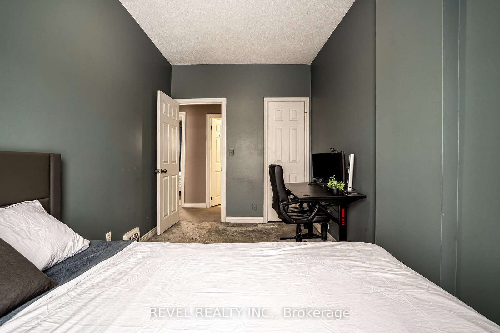 Detached House for sale at 51 Tisdale Street, Hamilton, Ontario, L8L 5M3 - Landsdale - MLS: X12921496