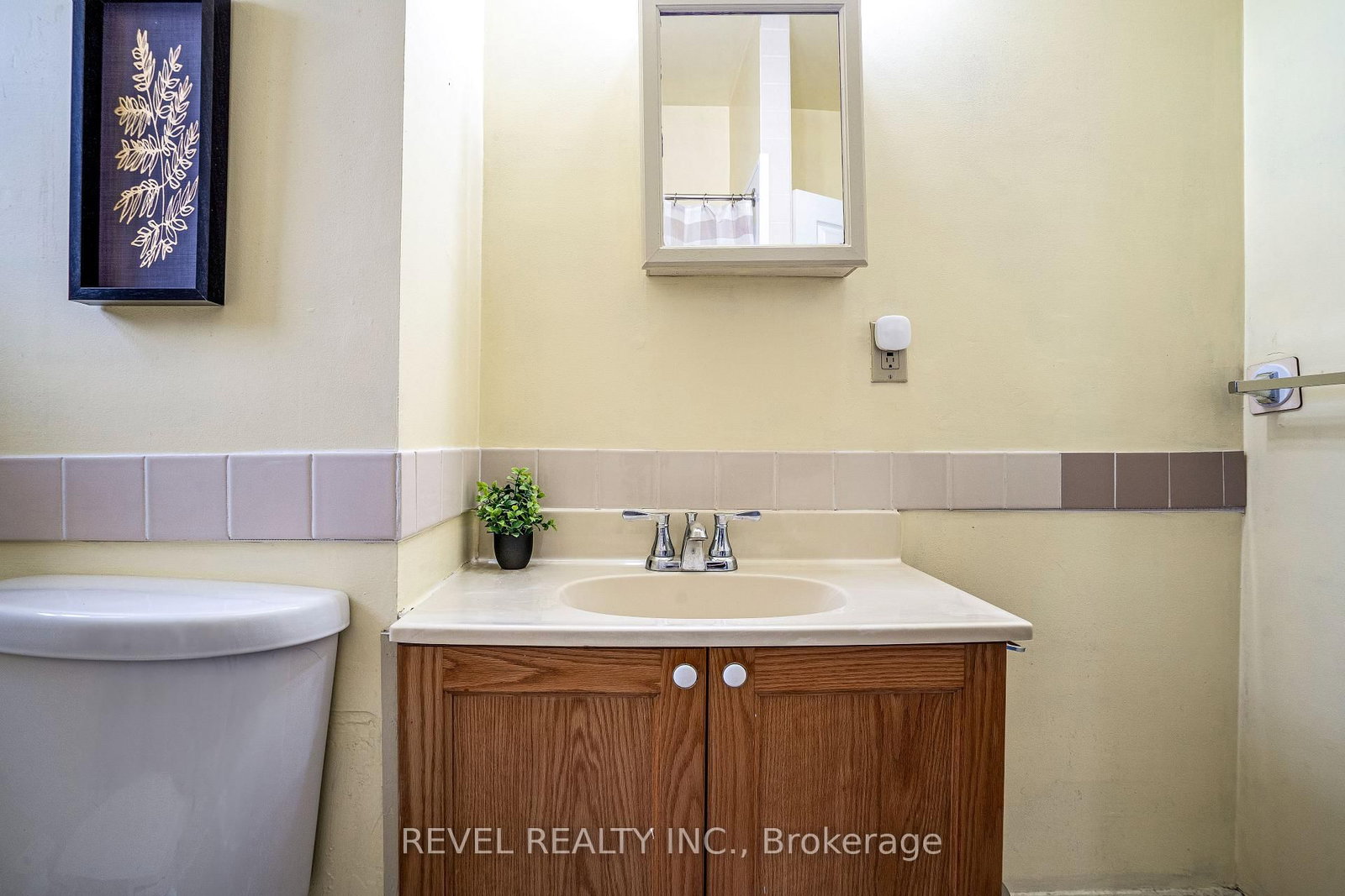 Detached House for sale at 51 Tisdale Street, Hamilton, Ontario, L8L 5M3 - Landsdale - MLS: X12921496