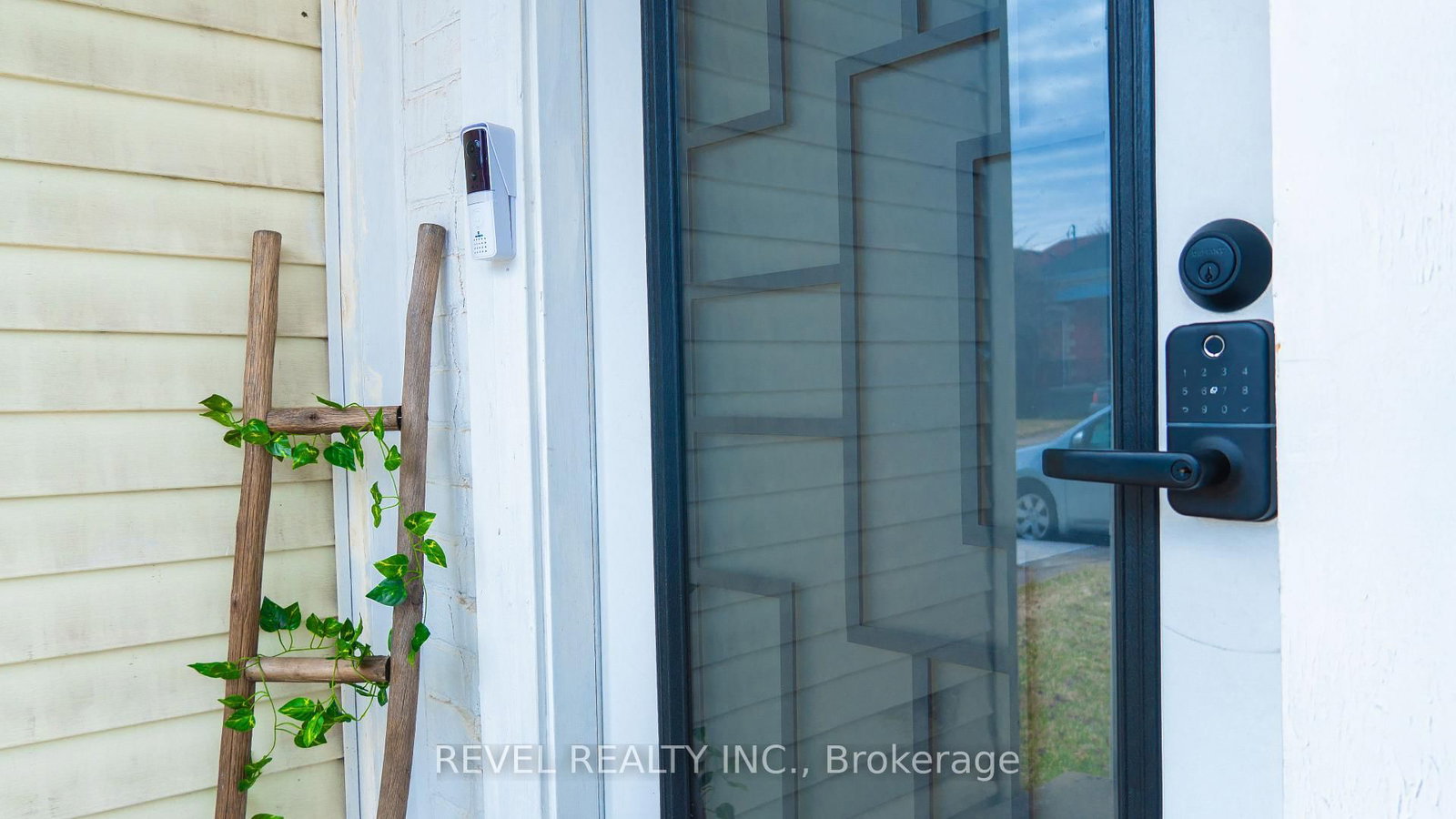 Detached House for sale at 51 Tisdale Street, Hamilton, Ontario, L8L 5M3 - Landsdale - MLS: X12921496