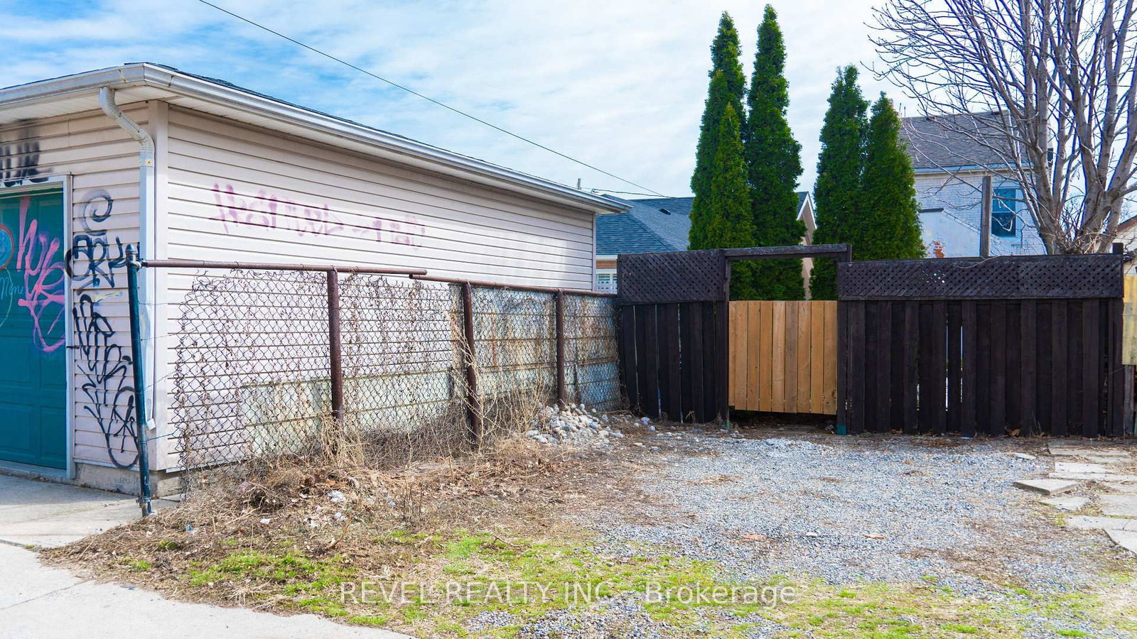 Detached House for sale at 51 Tisdale Street, Hamilton, Ontario, L8L 5M3 - Landsdale - MLS: X12921496