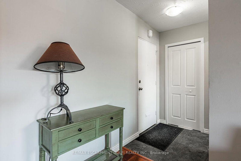 211 - 485 Thorold Rd, Welland, L3C 3X1 | Image 3