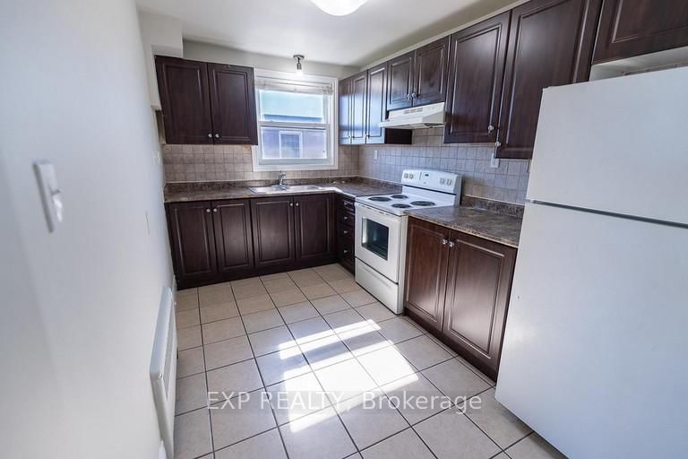 12 - 143 Westchester Cres, St. Catharines, L2P 2N8 | Image 3