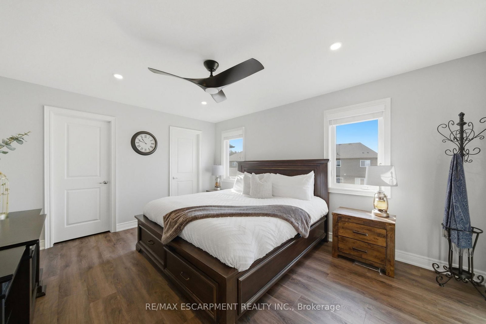 Detached House for sale at 8 MYRTLE Street, Pelham, Ontario, L0S 1E6 - Fonthill - MLS: X12921888