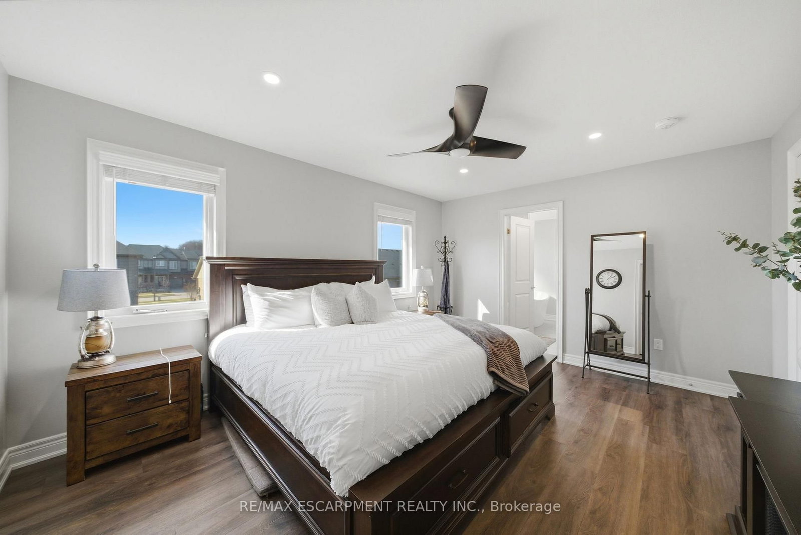 Detached House for sale at 8 MYRTLE Street, Pelham, Ontario, L0S 1E6 - Fonthill - MLS: X12921888