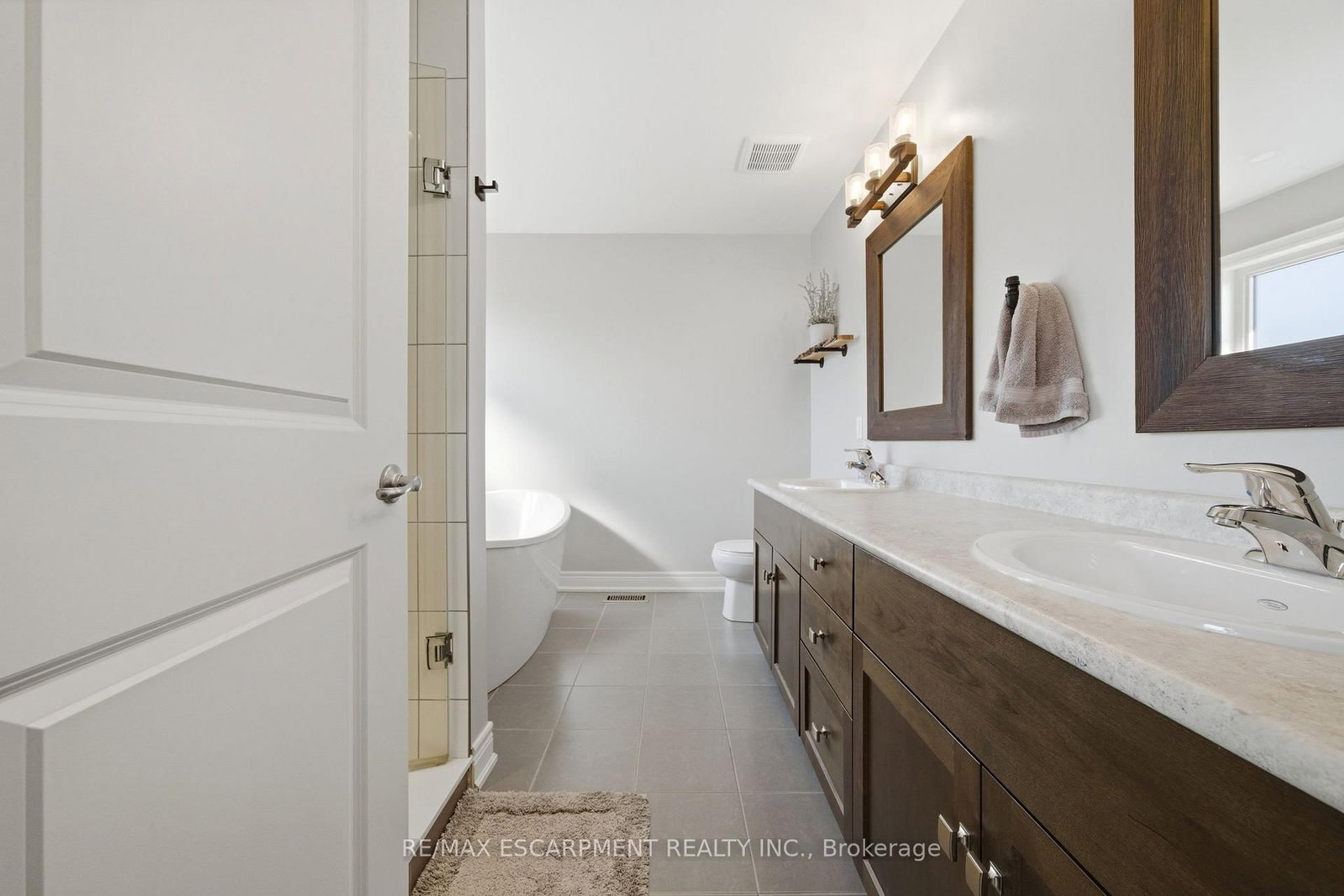 Detached House for sale at 8 MYRTLE Street, Pelham, Ontario, L0S 1E6 - Fonthill - MLS: X12921888