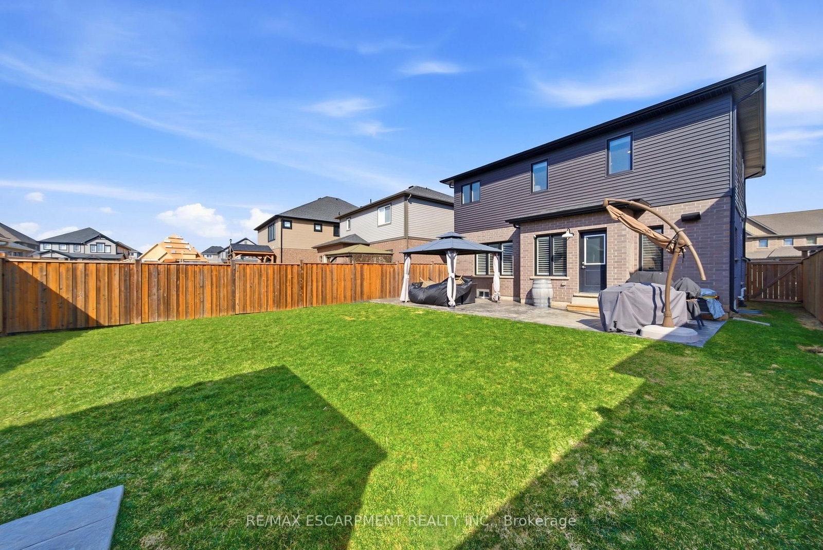 Detached House for sale at 8 MYRTLE Street, Pelham, Ontario, L0S 1E6 - Fonthill - MLS: X12921888