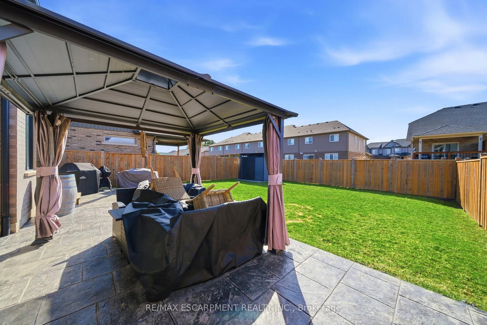 Detached House for sale at 8 MYRTLE Street, Pelham, Ontario, L0S 1E6 - Fonthill - MLS: X12921888