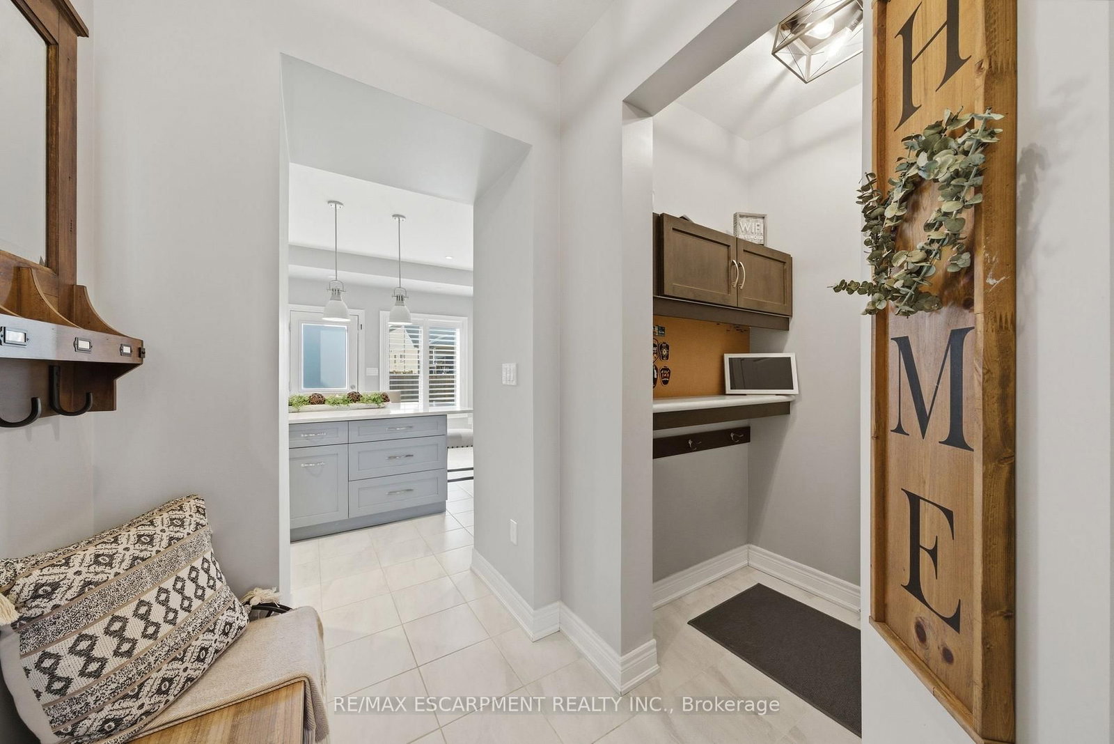 Detached House for sale at 8 MYRTLE Street, Pelham, Ontario, L0S 1E6 - Fonthill - MLS: X12921888