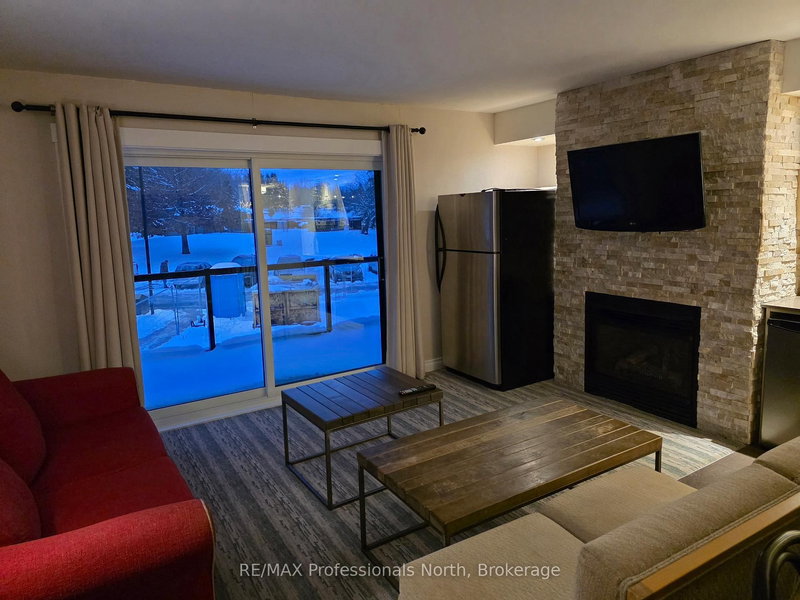 54-207 - 1235 Deerhurst Dr, Huntsville, P1H 2E8 | Image 2