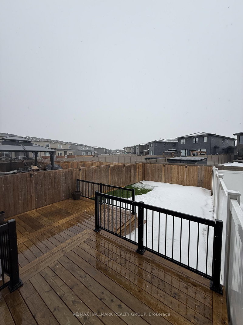 877 PLATINUM St, Clarence-Rockland, K4K 0H9 | Image 2