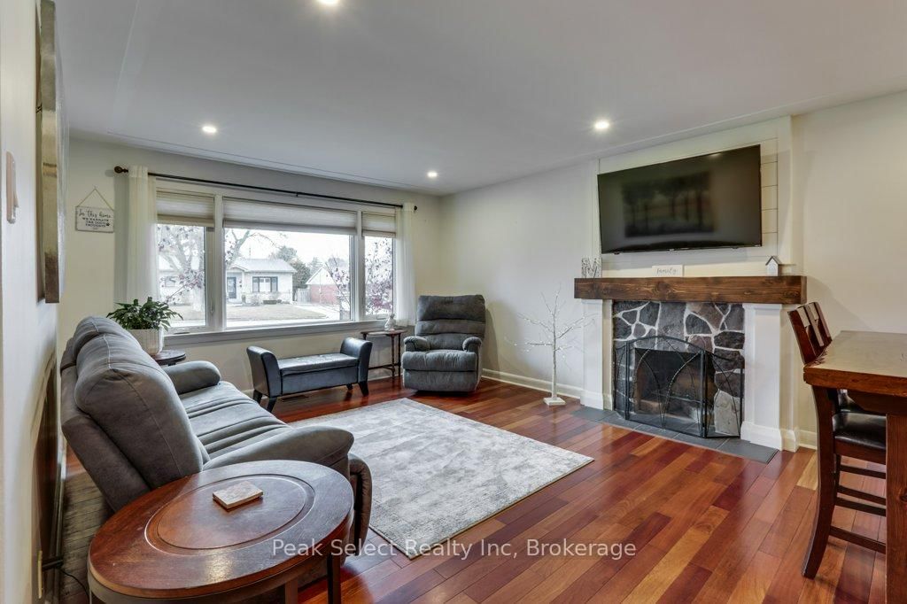 Listing Image 7