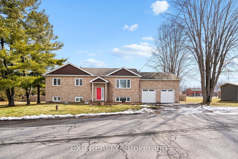 10610 Maple St, North Dundas, K0E 1W0 | Image 2