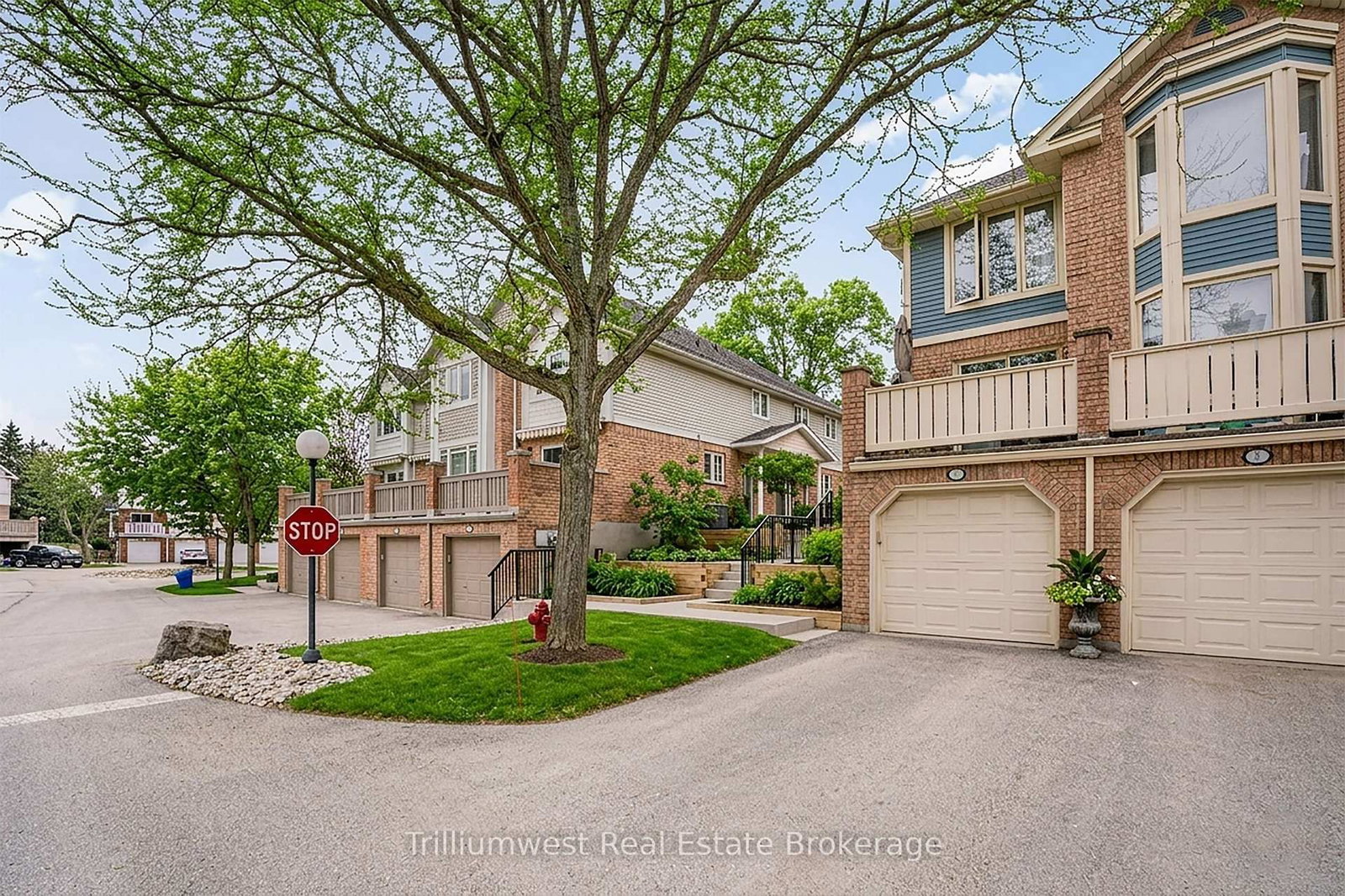 941 Gordon Street, Unit 11 - Photo 30