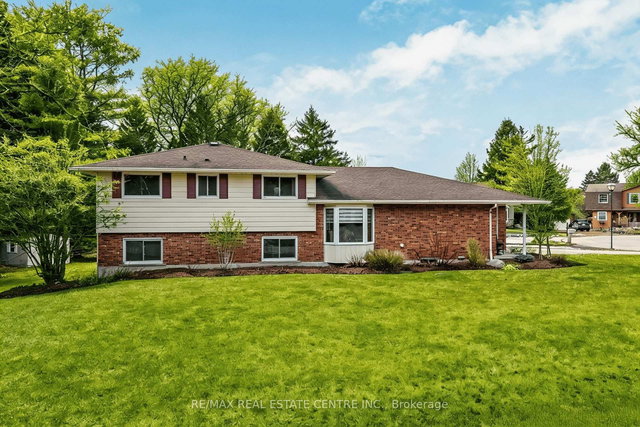 9 Cloverdale Crescent