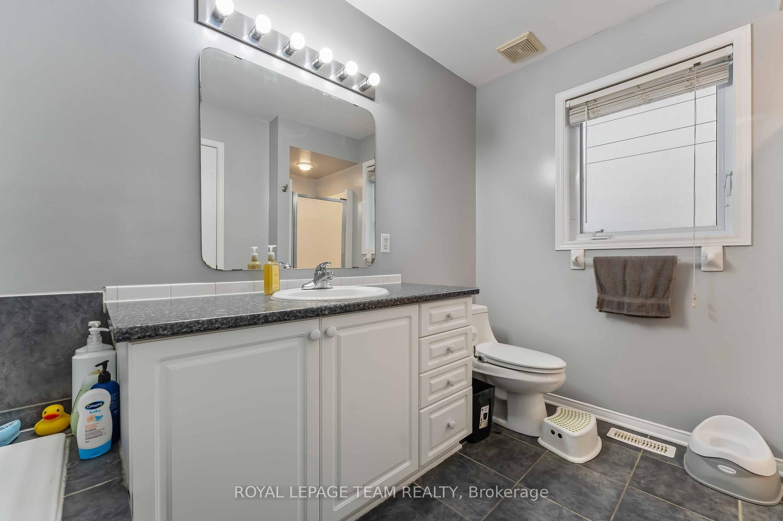 Townhouse for sale at 191 Deerfox Drive, Ottawa, Ontario, K2J 4W8 - Barrhaven - Longfields - MLS: X12922552