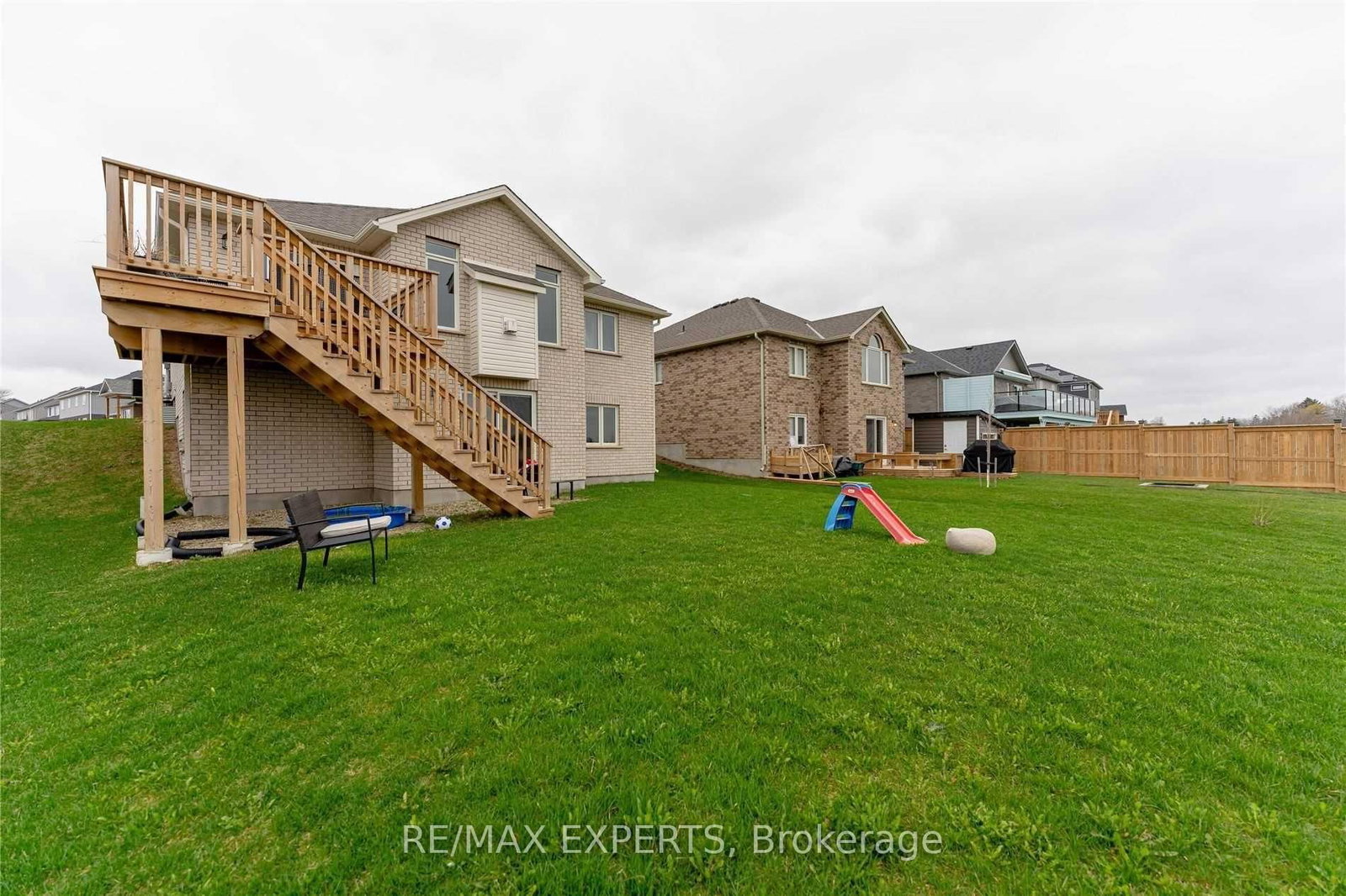 Detached House for sale at 150 Bridge Crescent, Minto, Ontario, N0G 2P0 - Minto - MLS: X12922588