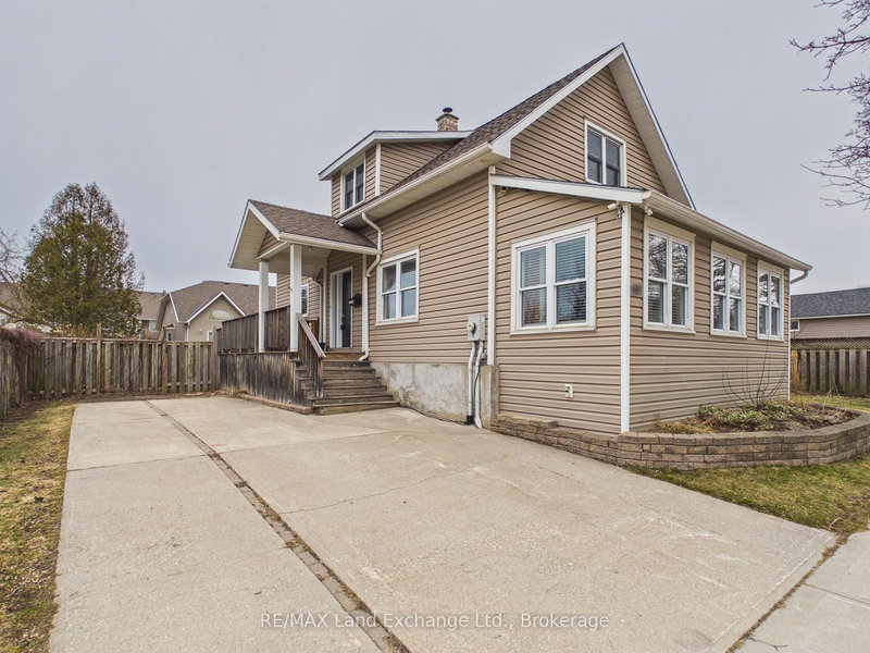 842 Olde Victoria St, Kincardine, N2Z 2B3 | Image 2