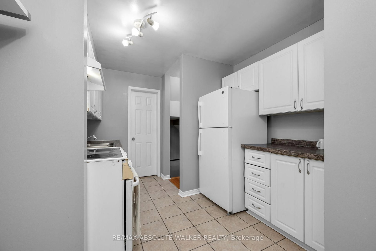 606 Tanguay Court - Photo 10