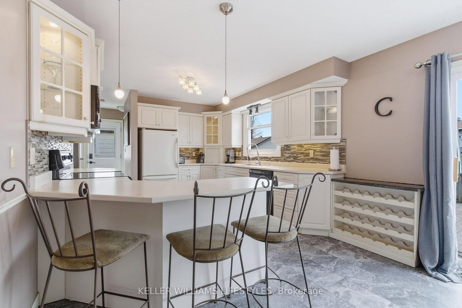 Detached House for sale at 41 Dyer Street, St. Thomas, Ontario, N5R 5K2 - St. Thomas - MLS: X12922890