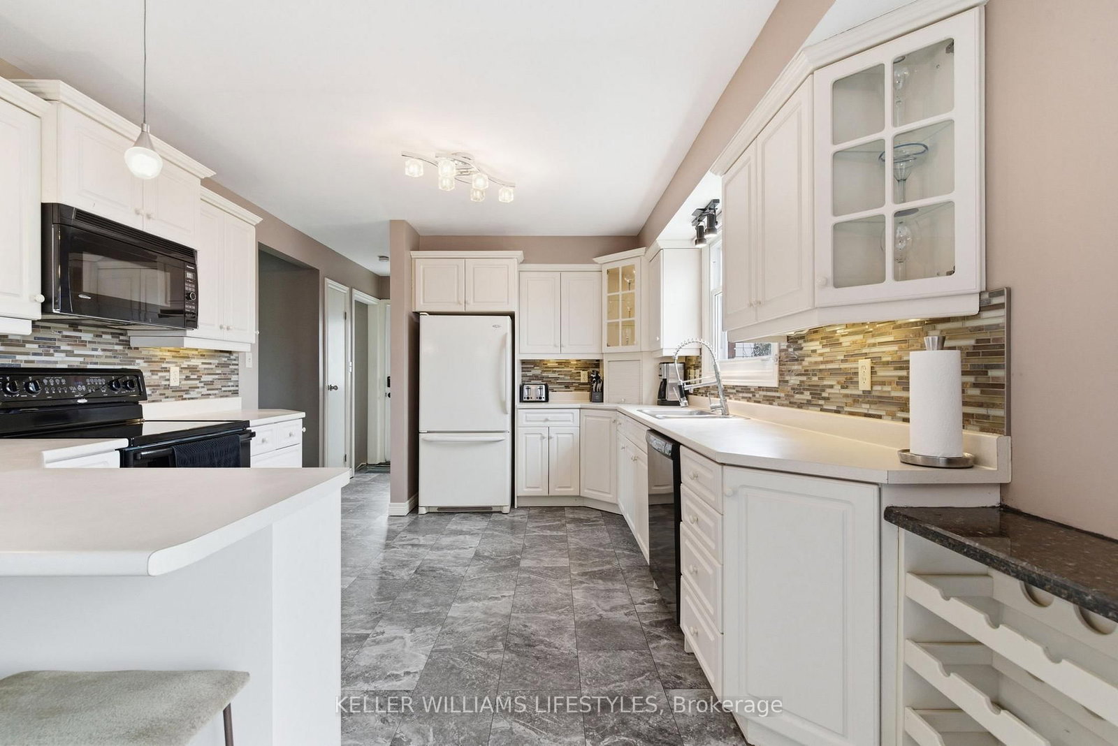 Detached House for sale at 41 Dyer Street, St. Thomas, Ontario, N5R 5K2 - St. Thomas - MLS: X12922890