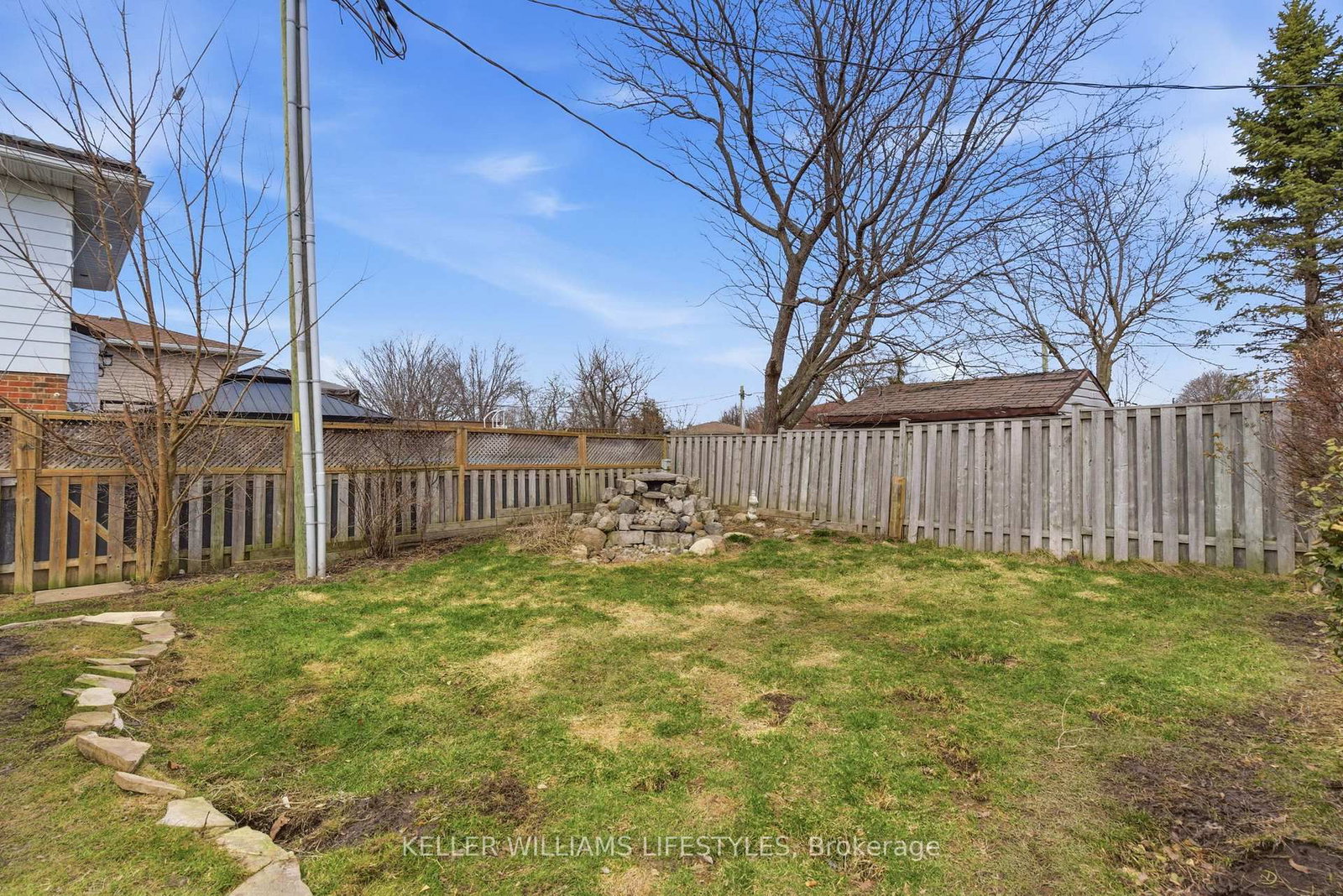 Detached House for sale at 41 Dyer Street, St. Thomas, Ontario, N5R 5K2 - St. Thomas - MLS: X12922890