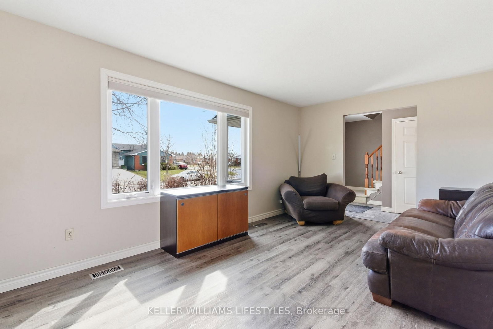 Detached House for sale at 41 Dyer Street, St. Thomas, Ontario, N5R 5K2 - St. Thomas - MLS: X12922890