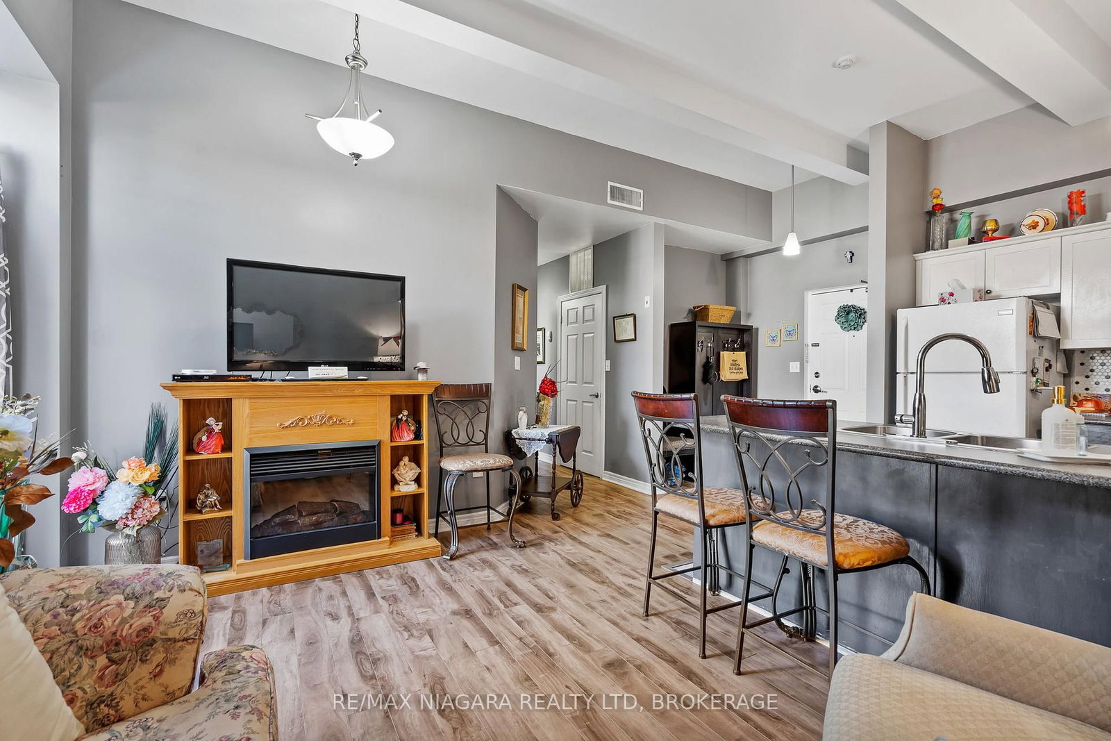 6365 Drummond Road, Unit 103 - Photo 6