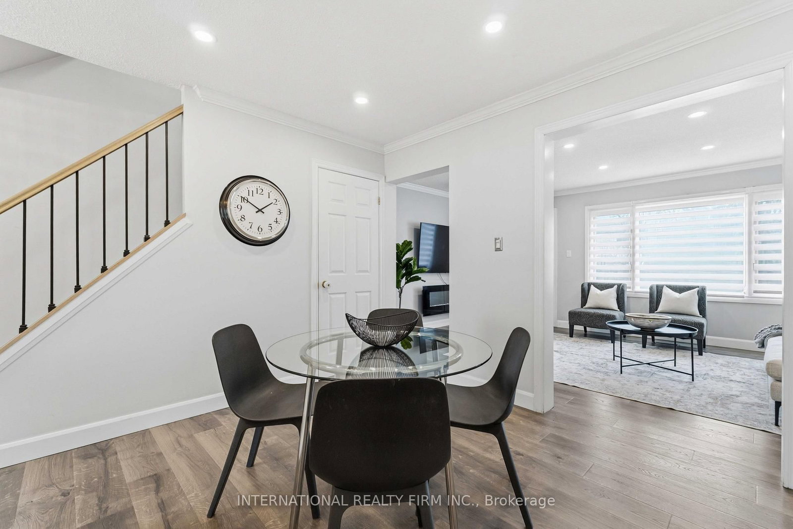 Townhouse for sale at 39-10 Angus Road, Hamilton, Ontario, L8K 6K3 - Vincent - MLS: X12923252