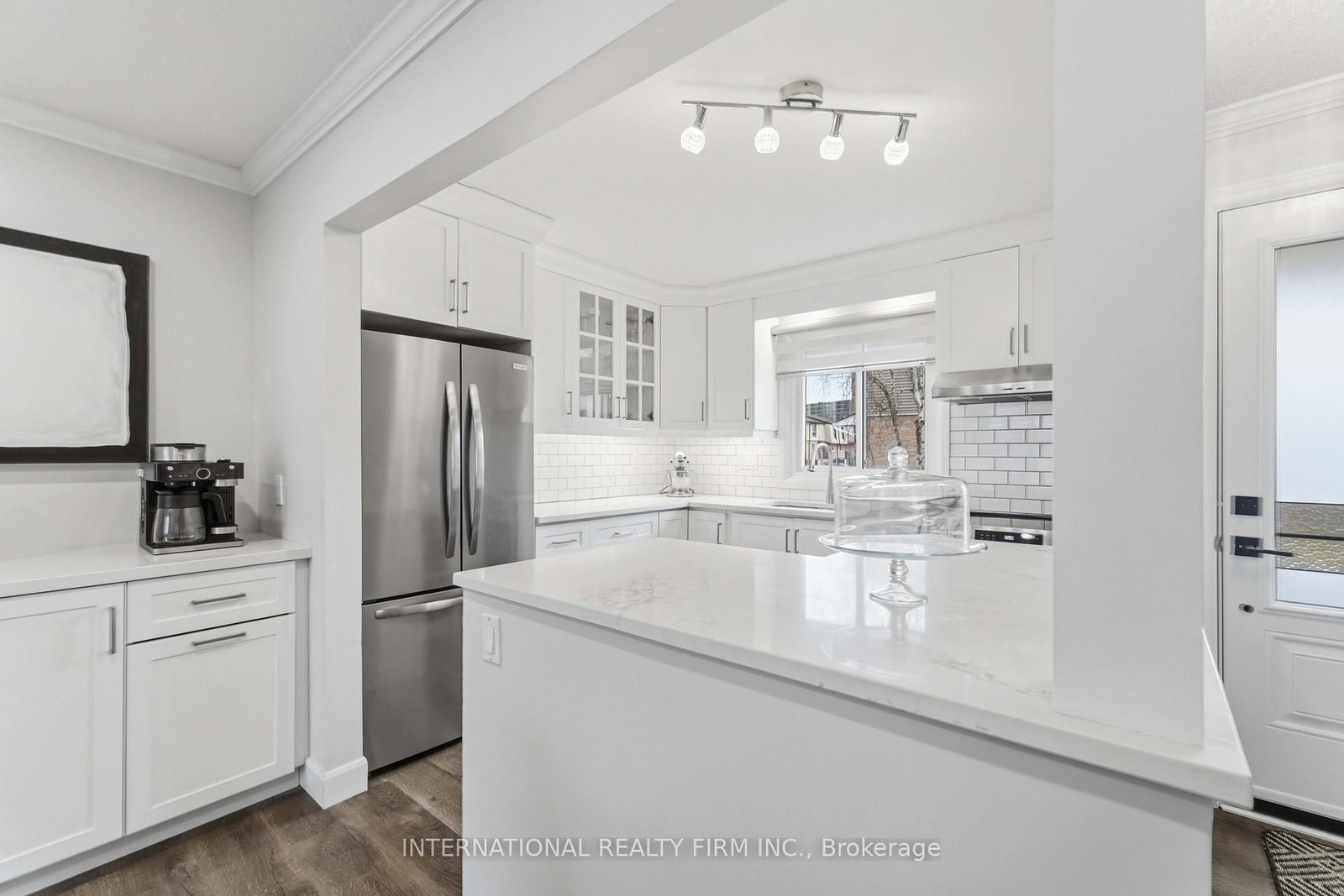 Townhouse for sale at 39-10 Angus Road, Hamilton, Ontario, L8K 6K3 - Vincent - MLS: X12923252