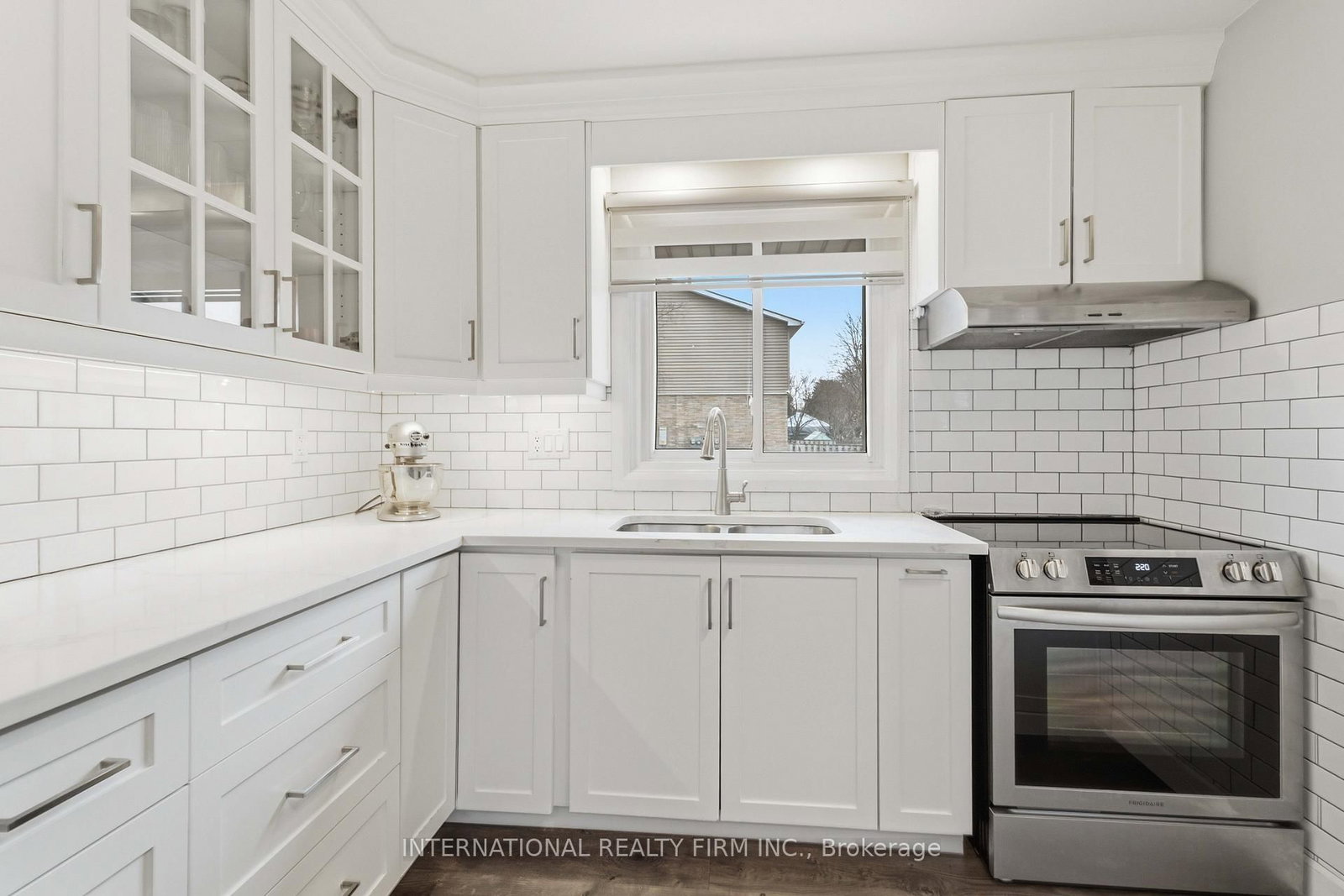 Townhouse for sale at 39-10 Angus Road, Hamilton, Ontario, L8K 6K3 - Vincent - MLS: X12923252