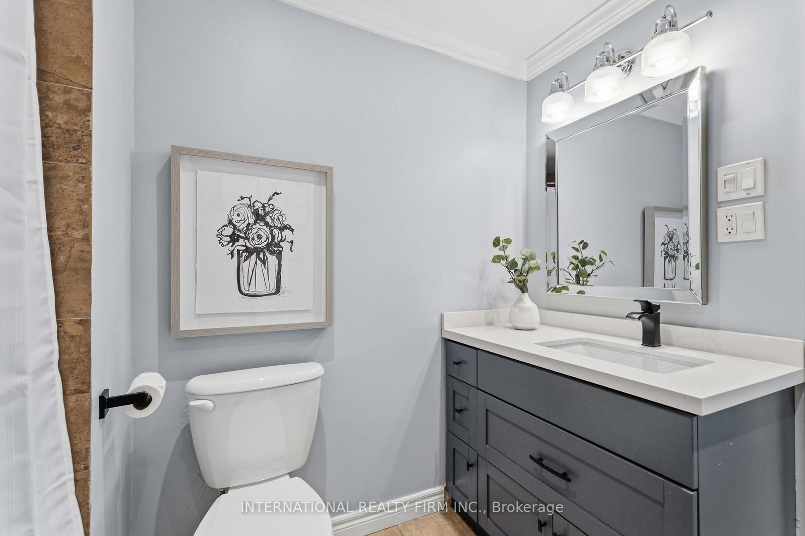 Townhouse for sale at 39-10 Angus Road, Hamilton, Ontario, L8K 6K3 - Vincent - MLS: X12923252