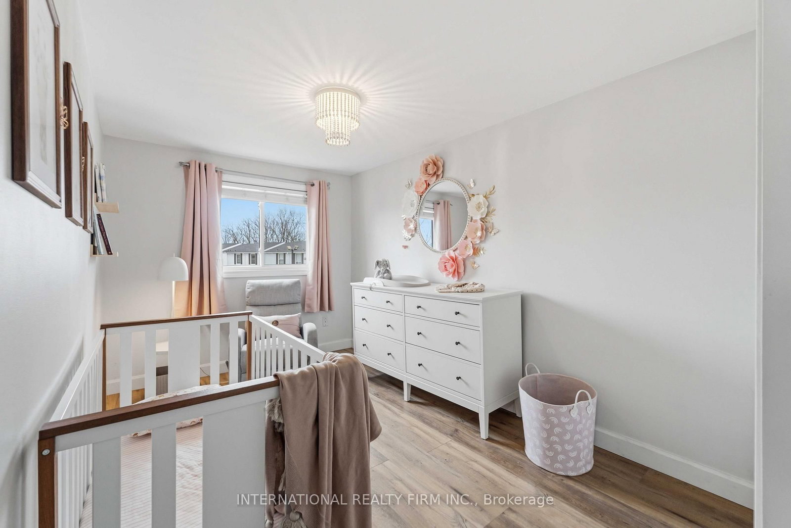 Townhouse for sale at 39-10 Angus Road, Hamilton, Ontario, L8K 6K3 - Vincent - MLS: X12923252