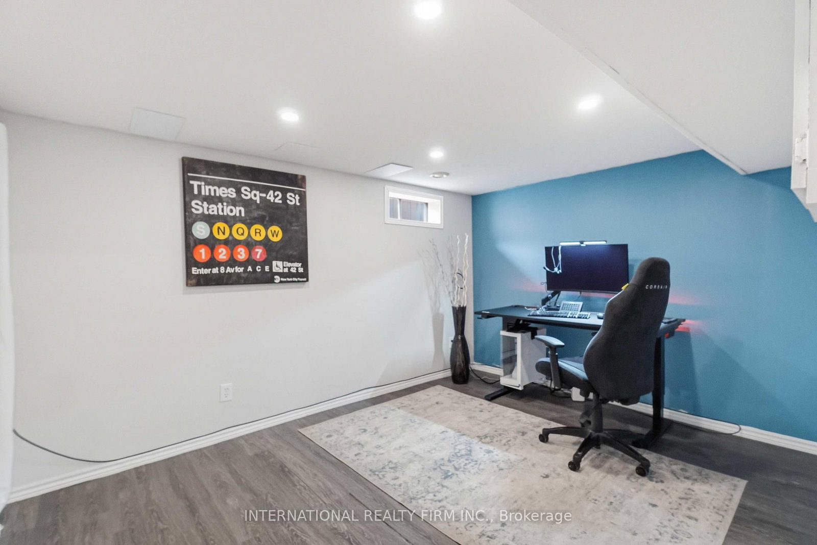 Townhouse for sale at 39-10 Angus Road, Hamilton, Ontario, L8K 6K3 - Vincent - MLS: X12923252