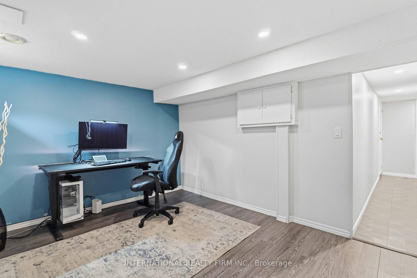 Townhouse for sale at 39-10 Angus Road, Hamilton, Ontario, L8K 6K3 - Vincent - MLS: X12923252