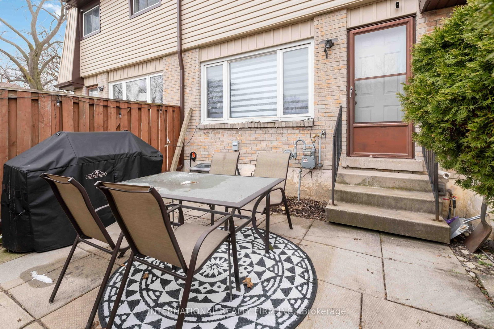 Townhouse for sale at 39-10 Angus Road, Hamilton, Ontario, L8K 6K3 - Vincent - MLS: X12923252