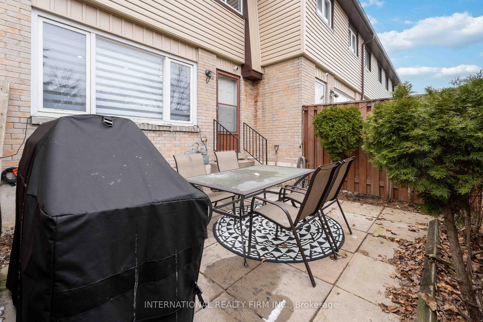Townhouse for sale at 39-10 Angus Road, Hamilton, Ontario, L8K 6K3 - Vincent - MLS: X12923252