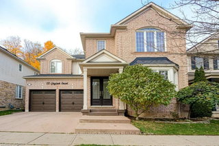 111 Glazebrook Crescent
