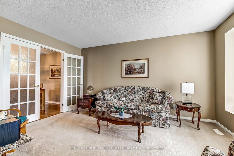 30 Folkstone Crt, London East, N5V 4Y3 | Image 2