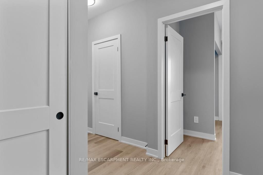 5002 King Street, Unit 402 - Photo 9