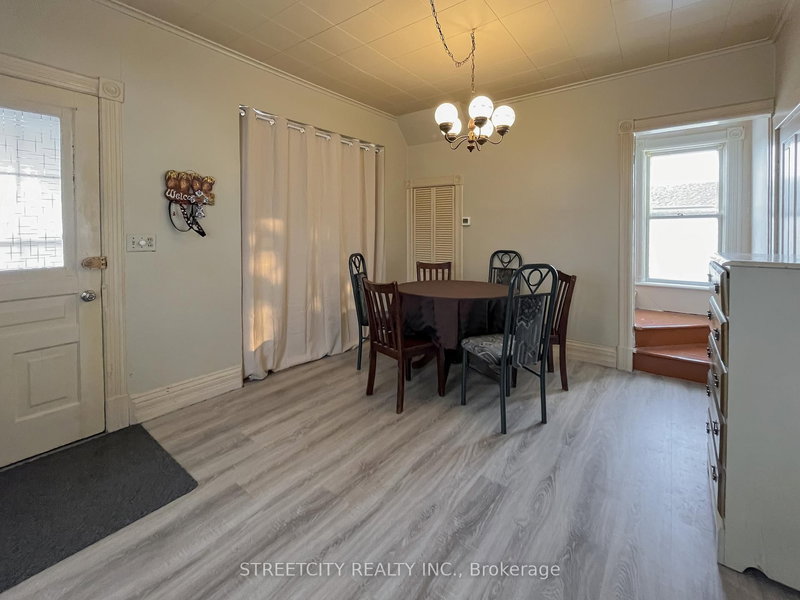305 St Clair St, Chatham-Kent, N7L 3J8 | Image 3