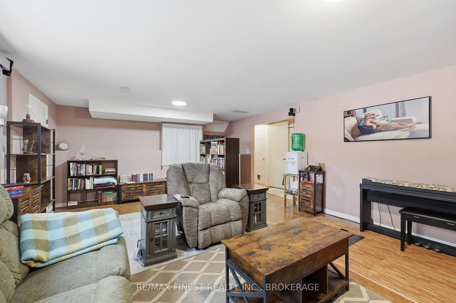 Listing Image 37