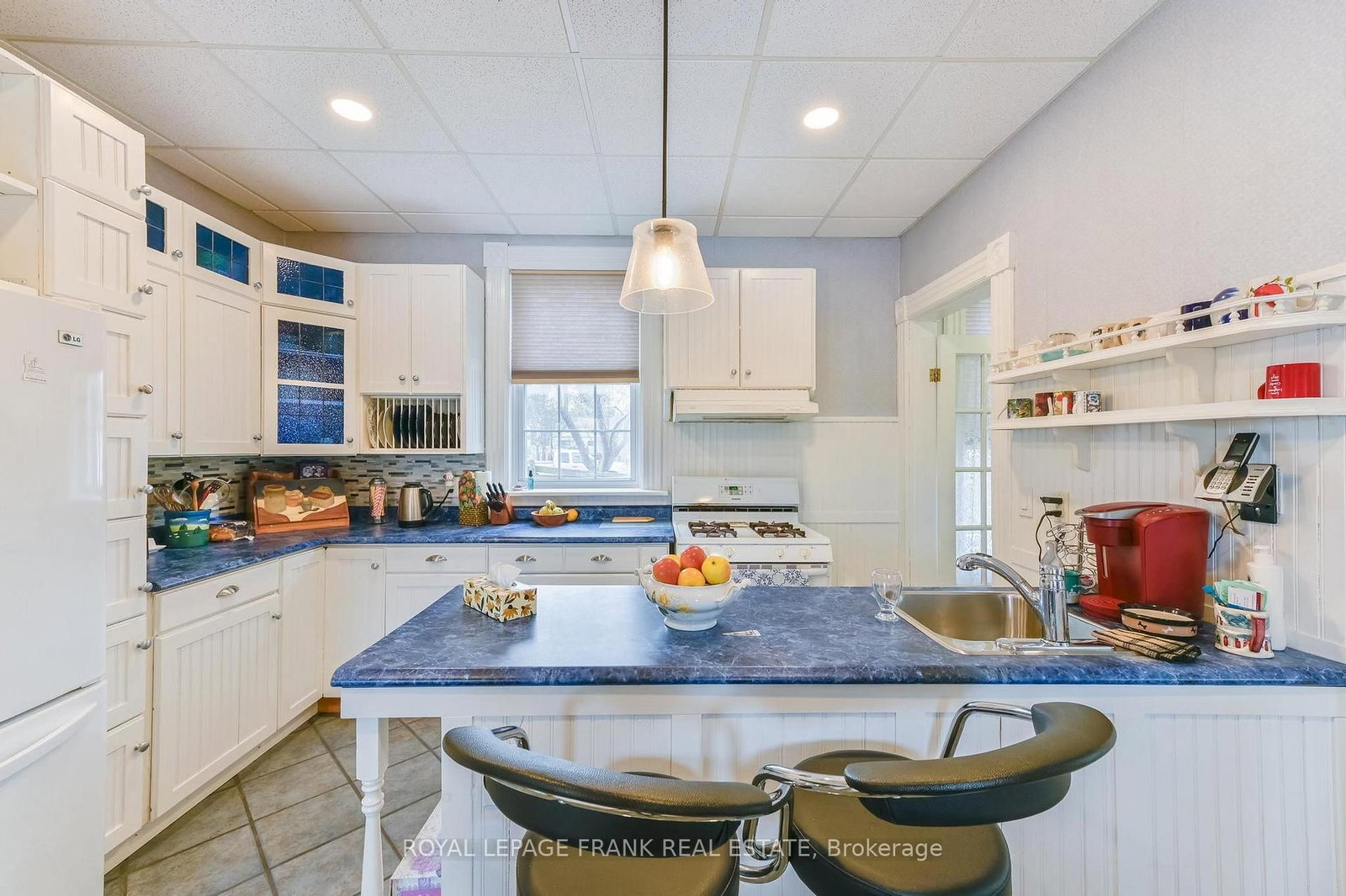 Detached House for sale at 865 Parkhill Road, Peterborough, Ontario, K9J 6P2 - Monaghan Ward 2 - MLS: X12923916